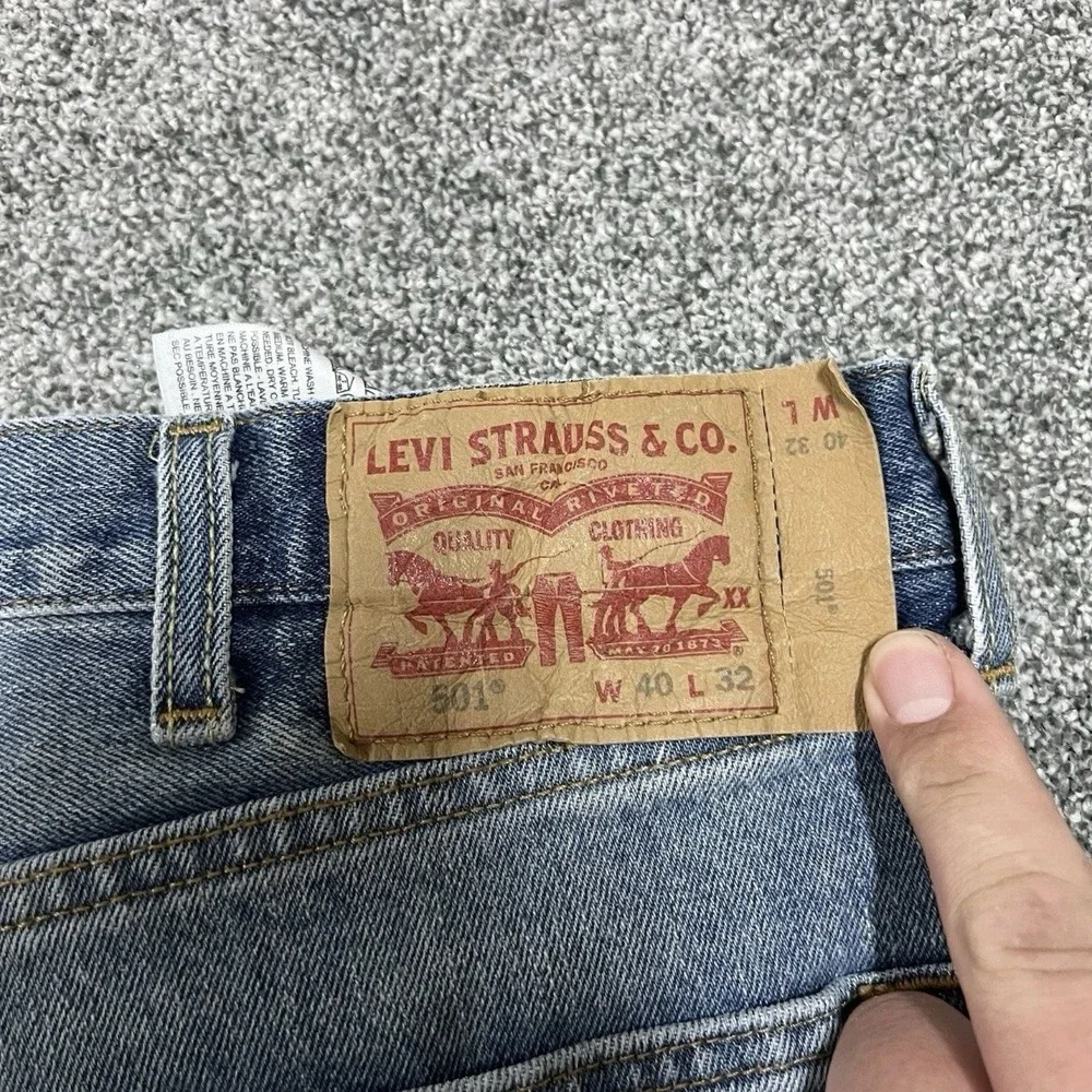 Levi's 501 Jeans Mens 40x32 Blue Straight Leg Button Fly Medium Wash